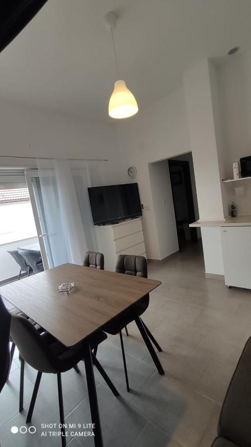 Apartmani Gavran Pirovac Eksteriør bilde